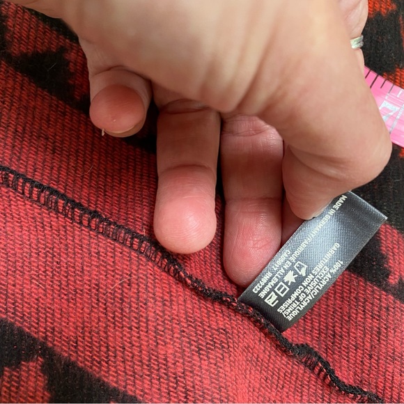 ⭐️SOLD⭐️Festive Roots infinity fleece scarf w folk/prairie/country/cottage vibe - Picture 9 of 13